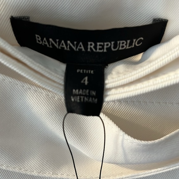 Banana Republic, Cream Skirt with Tie Waist and Buttons, Size 4P, Never Worn - Picture 3 of 4